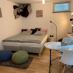 Apartment Helle Souterrainwohnung Mit Komfort, München